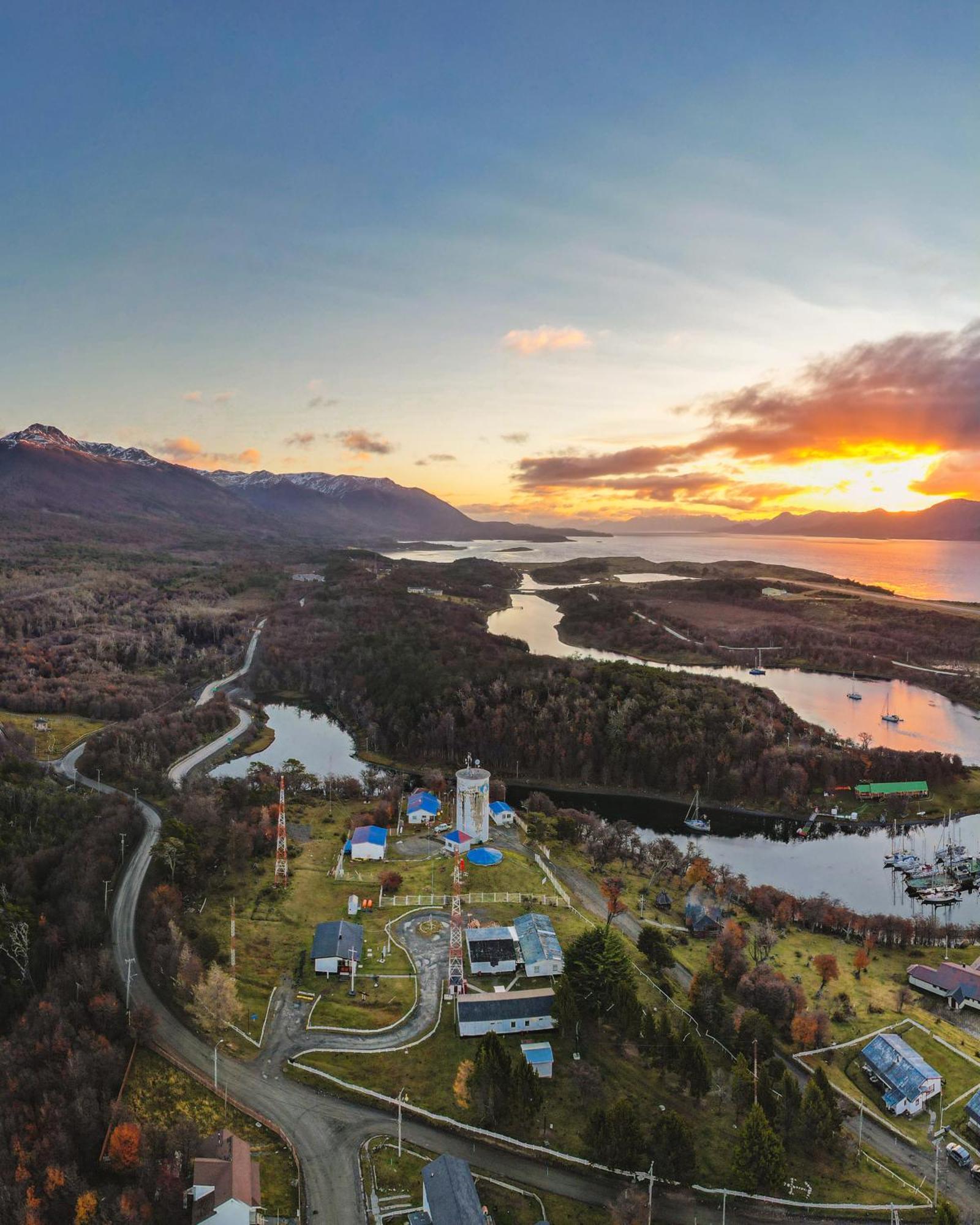 Hotel Fiofio Spa Puerto Williams Bagian luar foto