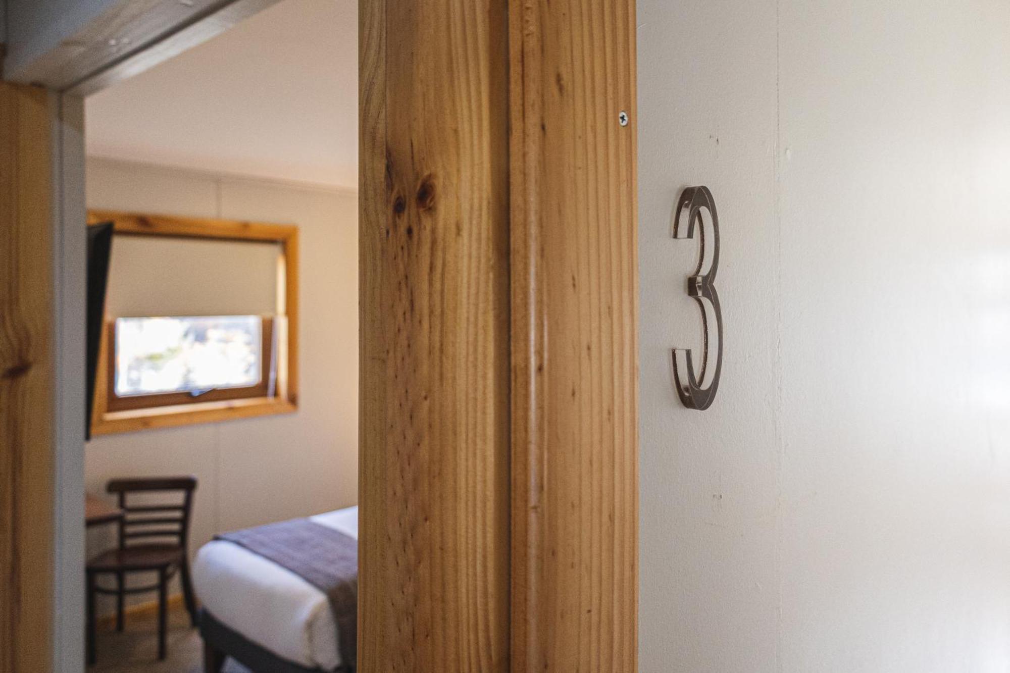 Hotel Fiofio Spa Puerto Williams Bagian luar foto